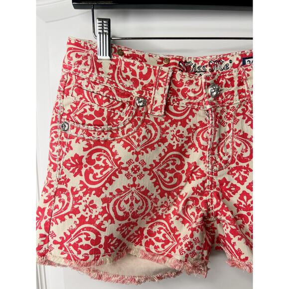 Miss Me Women's Cut Off Raw Hem Shorts Red & Tan Paisley, Size 26 - Picture 3 of 6